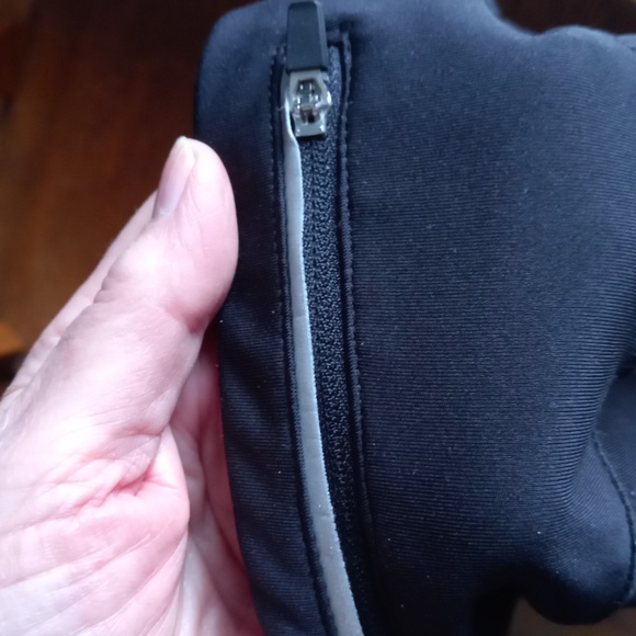 Move workout capris - Picture 9 of 10